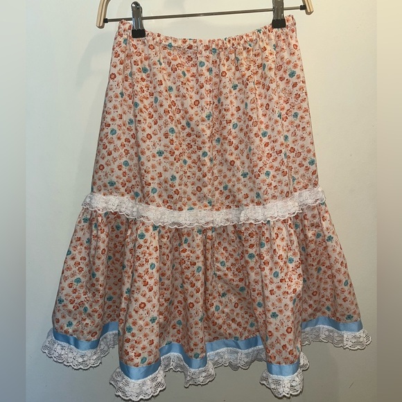 Small/Medium floral peasant skirt - Picture 2 of 3
